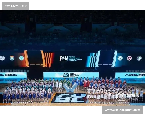 媒体人分享亚洲大学生篮球联赛现场啦啦队热舞引发网友热议